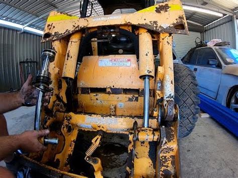 mustang skid steer repairs|mustang 2040 hydraulic cylinder repair.